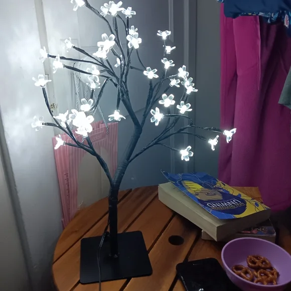 18 inch LED Cherry Blossom Tree Light - Picture 4 of 6